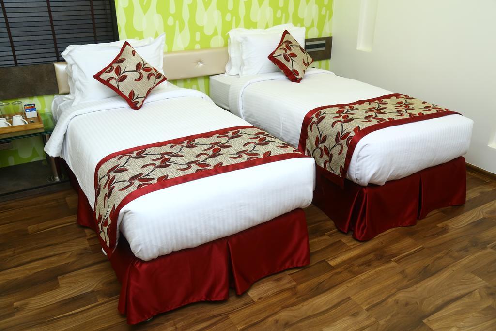 The Spin Hotel Chennai Exterior photo