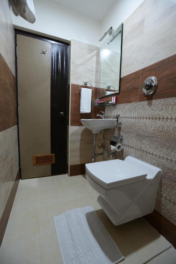 The Spin Hotel Chennai Exterior photo