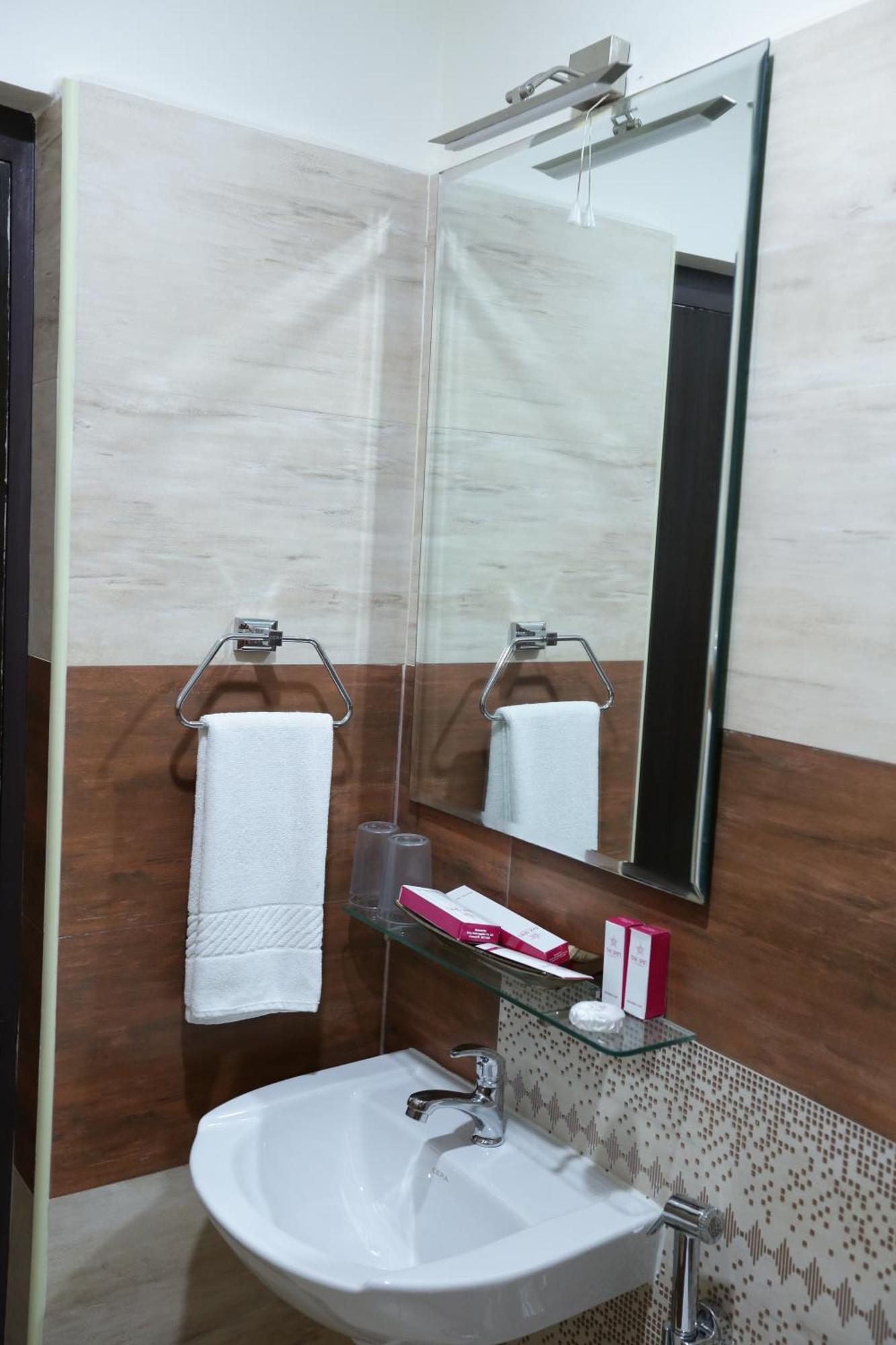 The Spin Hotel Chennai Exterior photo
