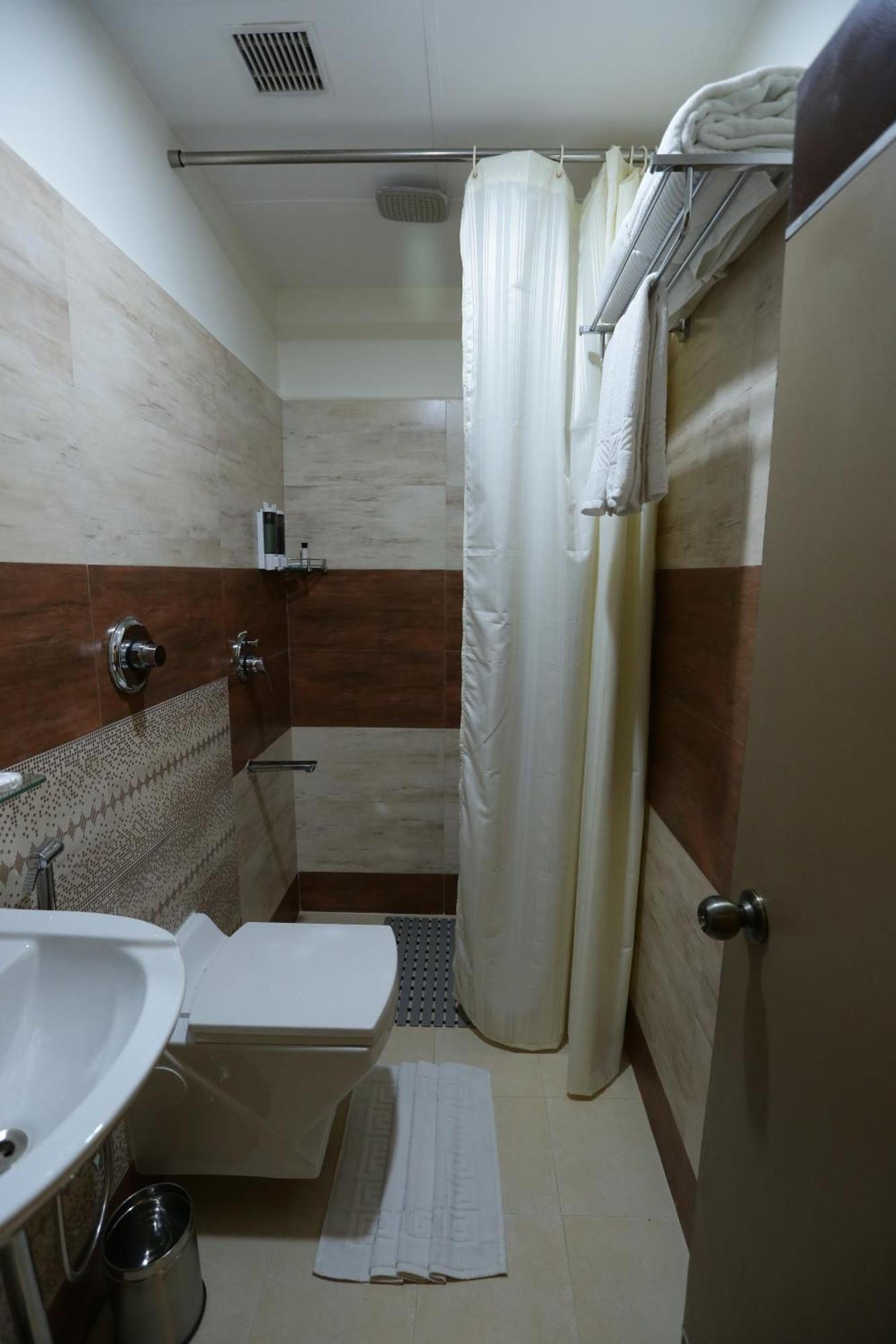The Spin Hotel Chennai Exterior photo
