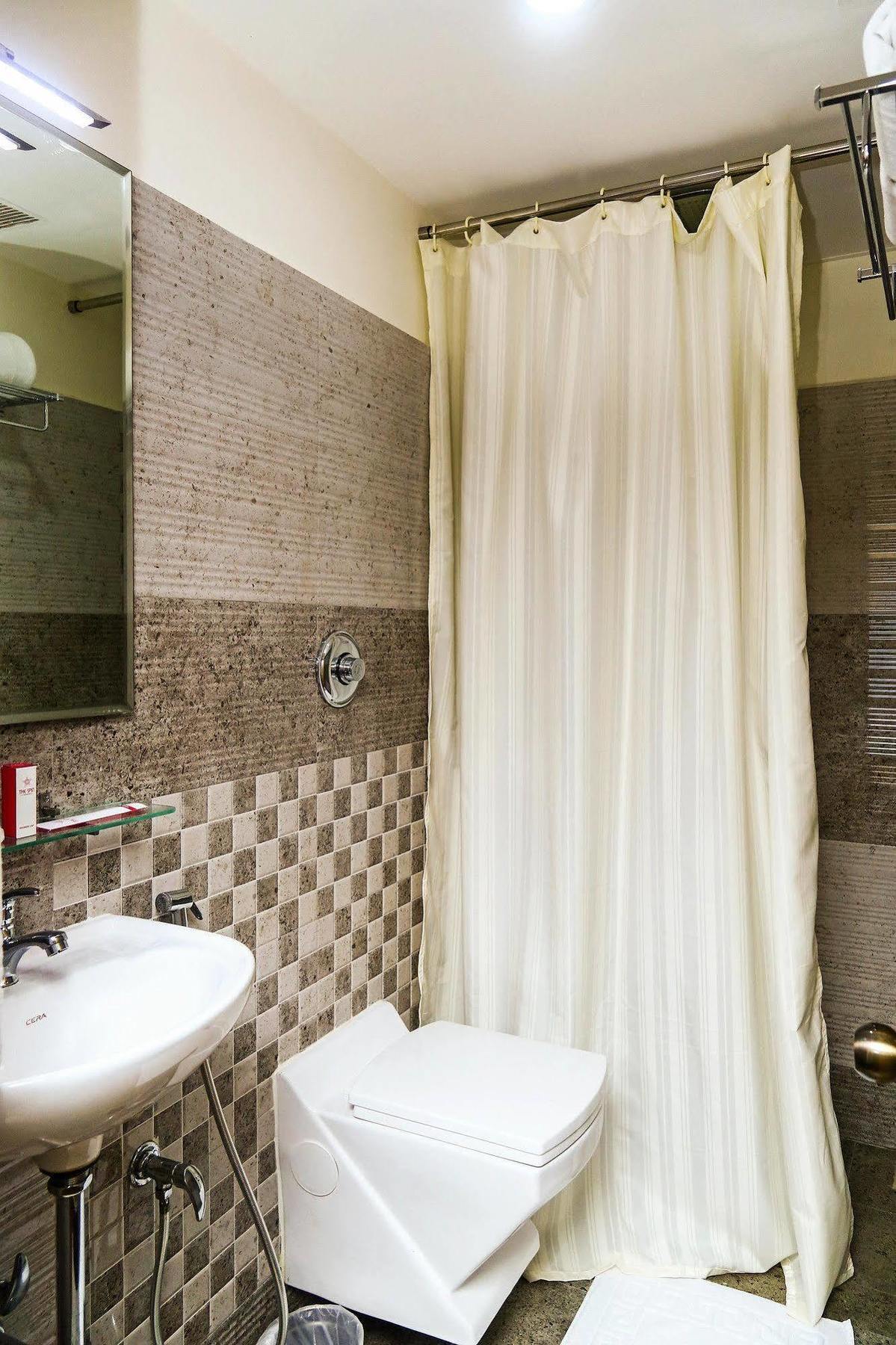 The Spin Hotel Chennai Exterior photo