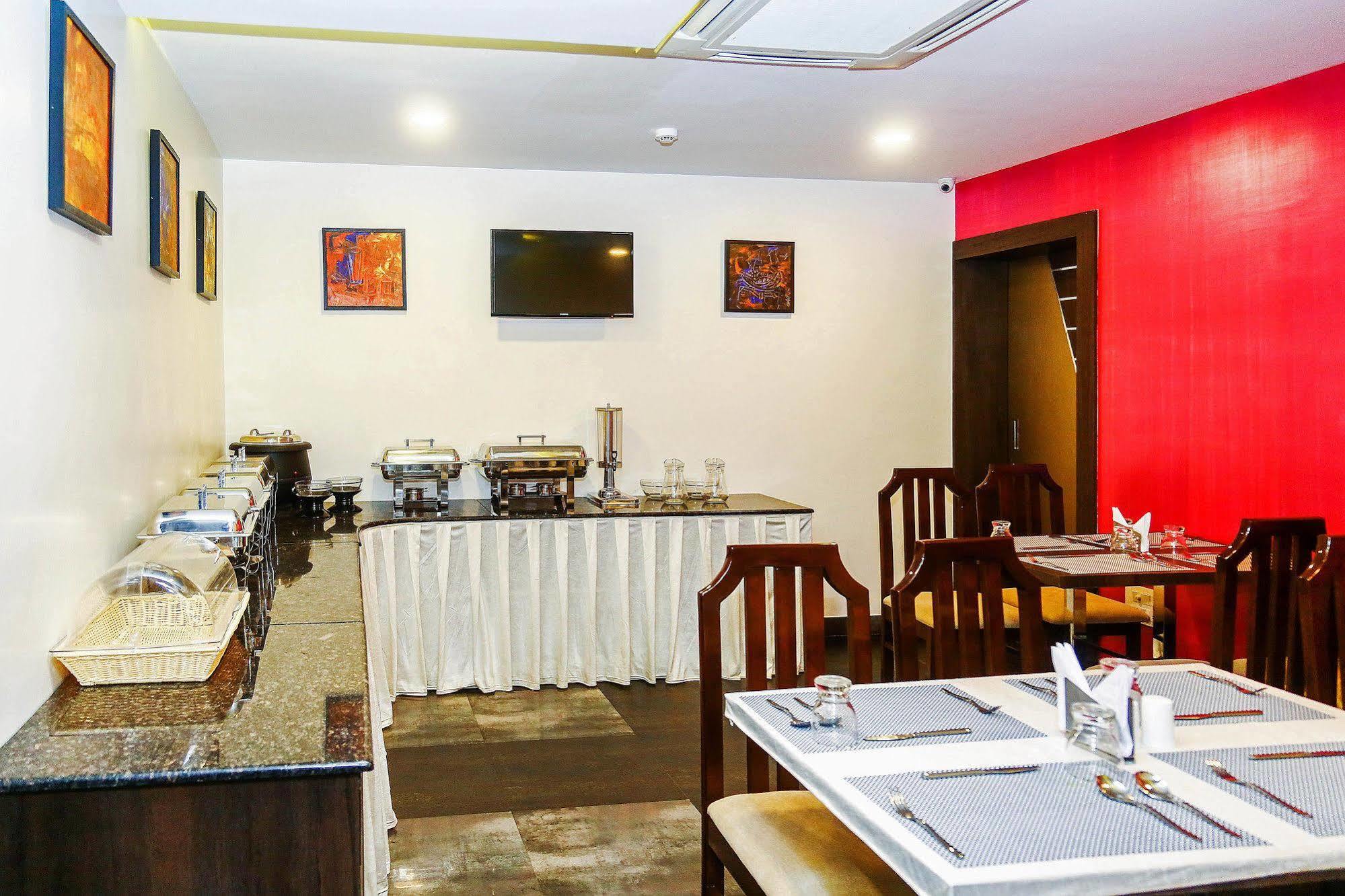 The Spin Hotel Chennai Exterior photo