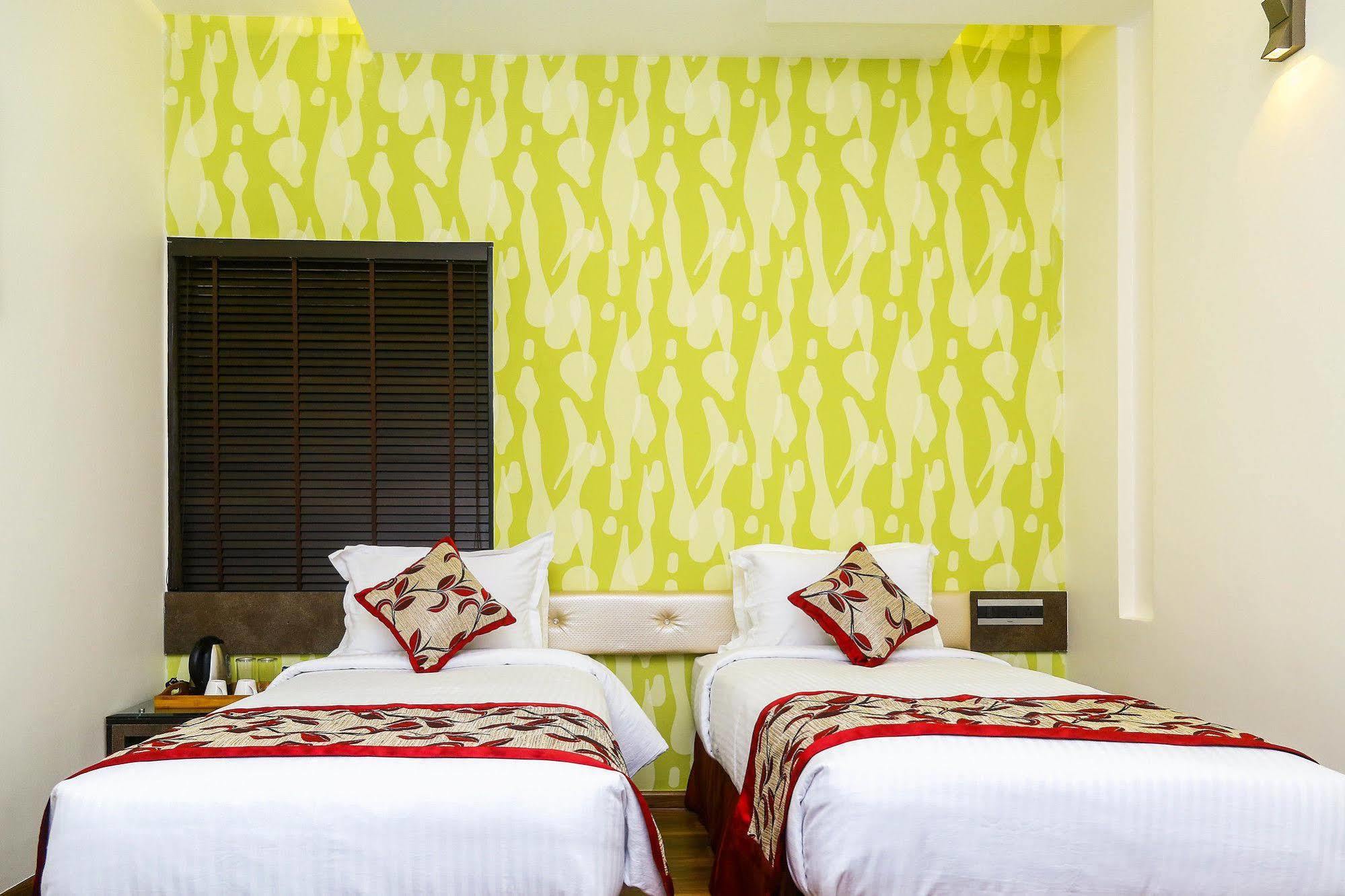 The Spin Hotel Chennai Exterior photo