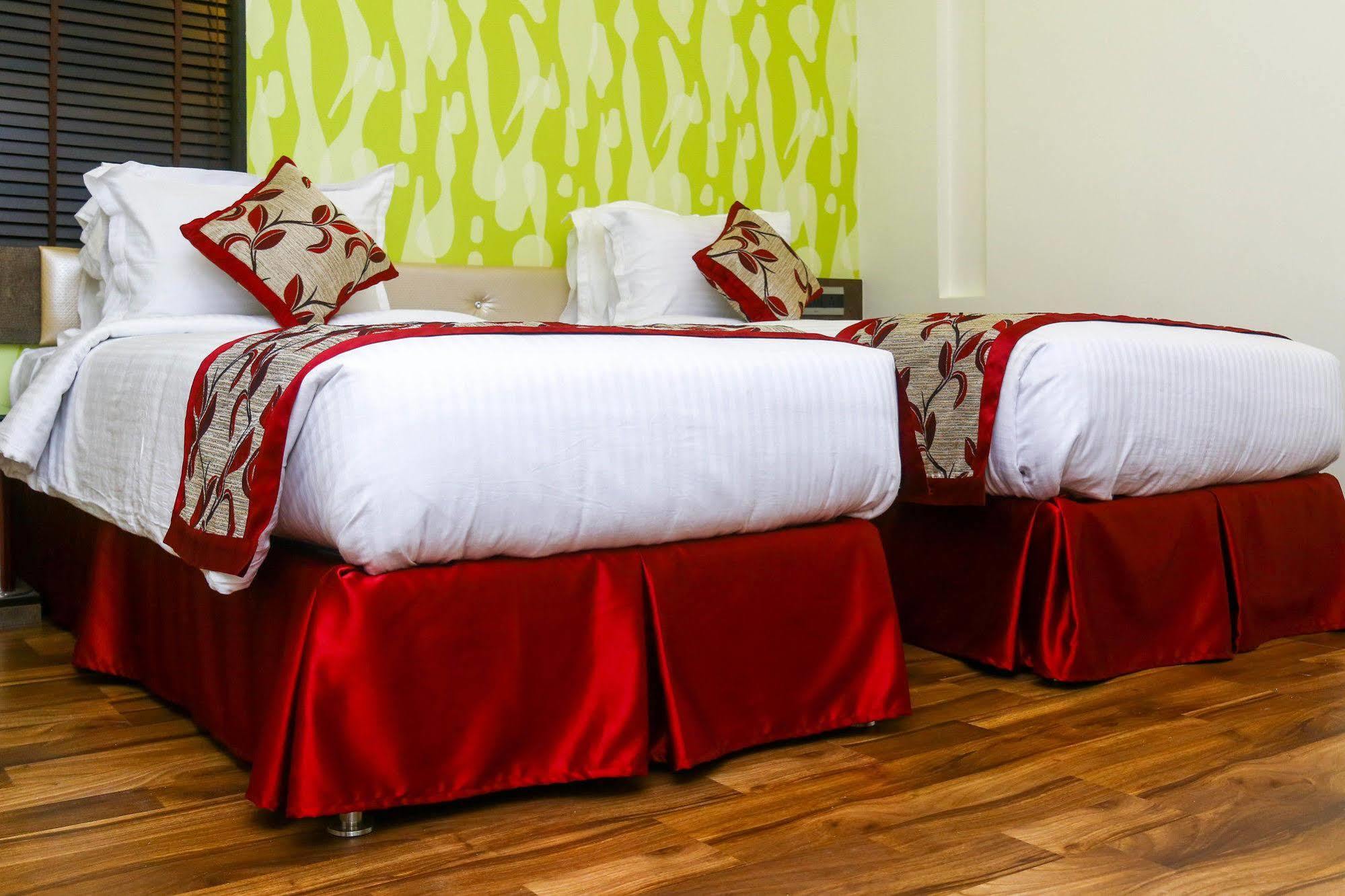The Spin Hotel Chennai Exterior photo